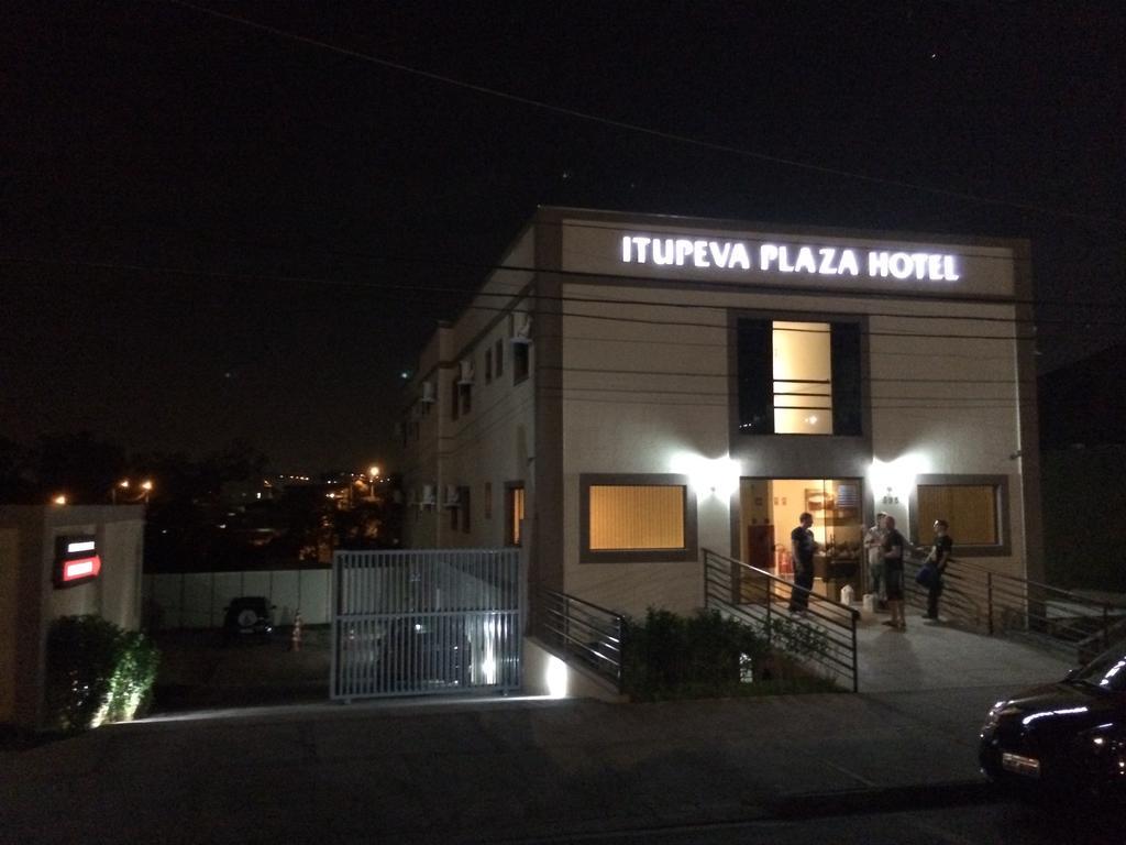 Itupeva Plaza Hotel Eksteriør bilde